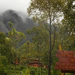 https://white-water-woods-resort.kerala-hotels.net