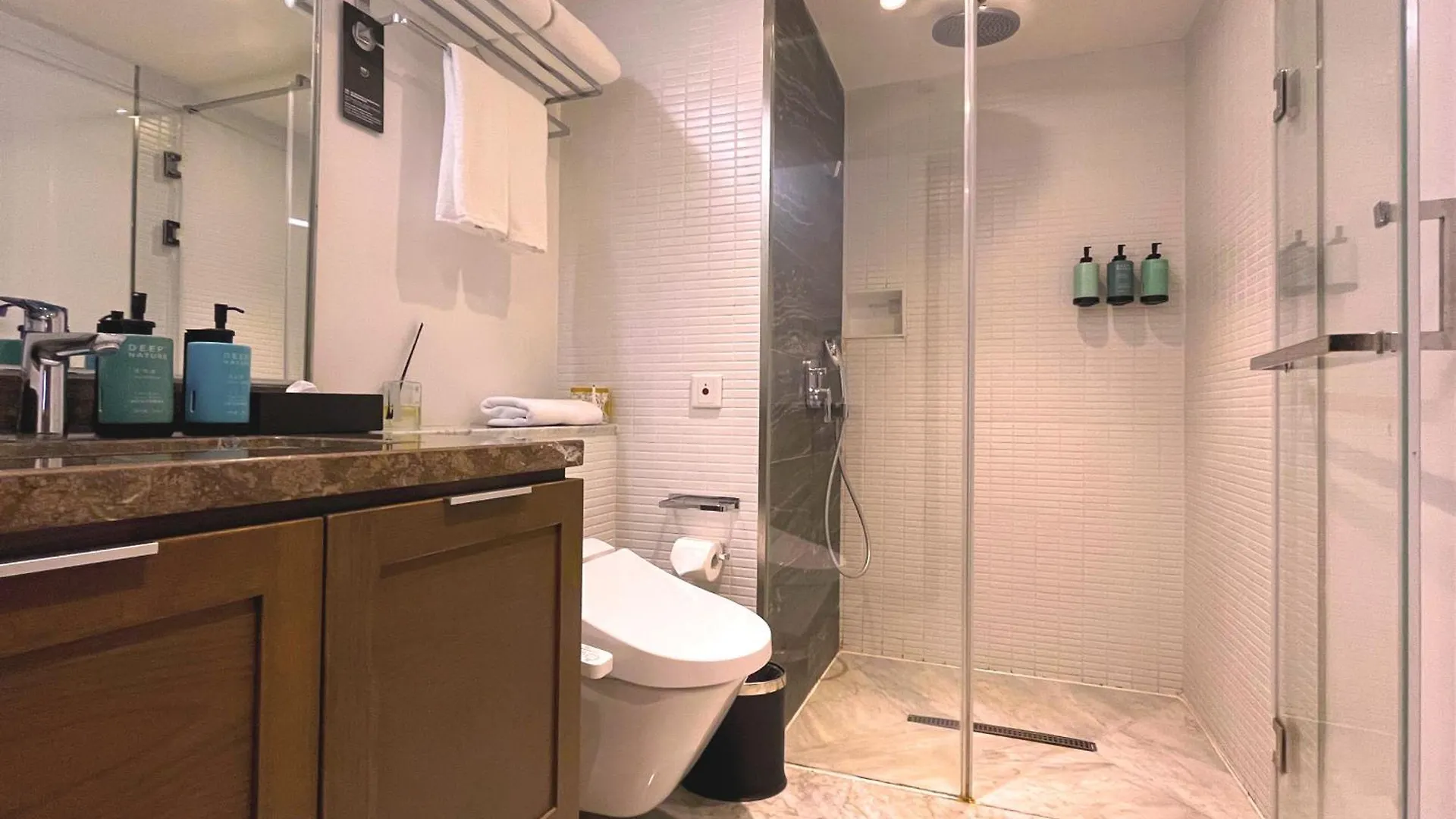 Novotel Suites Shanghai Hongqiao Hotel